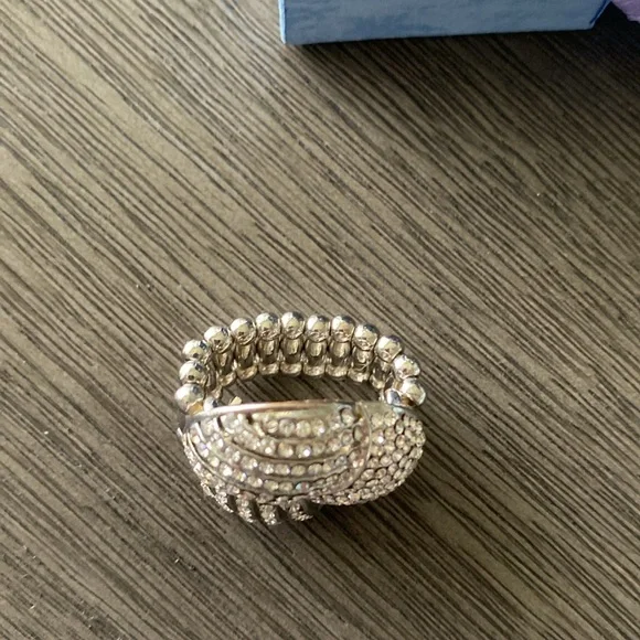 Silver Overlap Rhinestone Stretch Band Ring Size 7 To Size 10 New - Picture 6 of 11